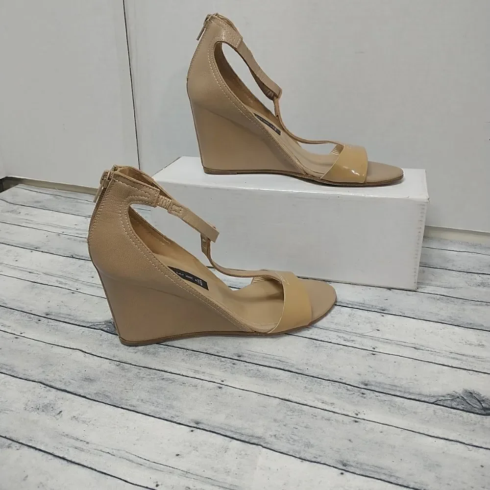 Steven Vero Cuoio Woman's SZ 6.5 US Tan Wedge